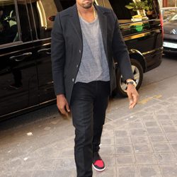 Kanye West en una cena de apoyo a la campaña de Barack Obama en París