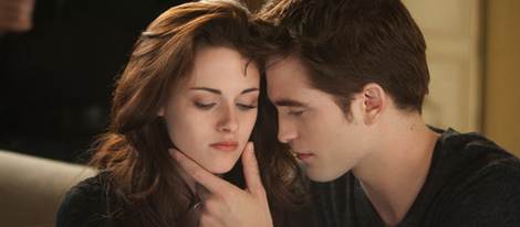 Romántica escena entre Kristen Stewart y Robert Pattinson en 'Amanecer.Parte 2'