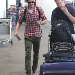 Andrew Garfield en el aeropuerto de Los Angeles