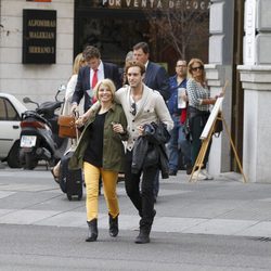 Soraya Arnelas y Miguel Herrera paseando por Madrid