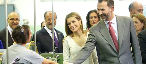 Los Príncipes Felipe y Letizia durante la inauguración del curso 2012/2013 de FP en Valladolid