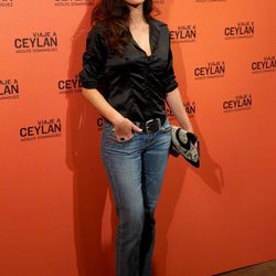 Ana Álvarez en la presentación de un perfume con Eduardo Noriega como imagen