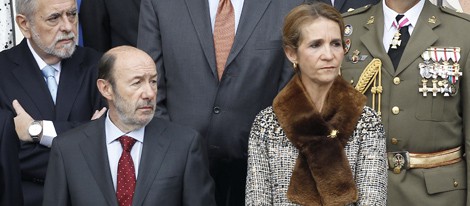 La Infanta Elena y Alfredo Pérez Rubalcaba en el Día de la Hispanidad 2012