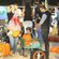Christina Aguilera con su marido y su hijo recogiendo calabazas para la fiesta de 'Halloween'