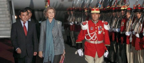 La Reina Sofía llega a Bolivia para un viaje de cooperación