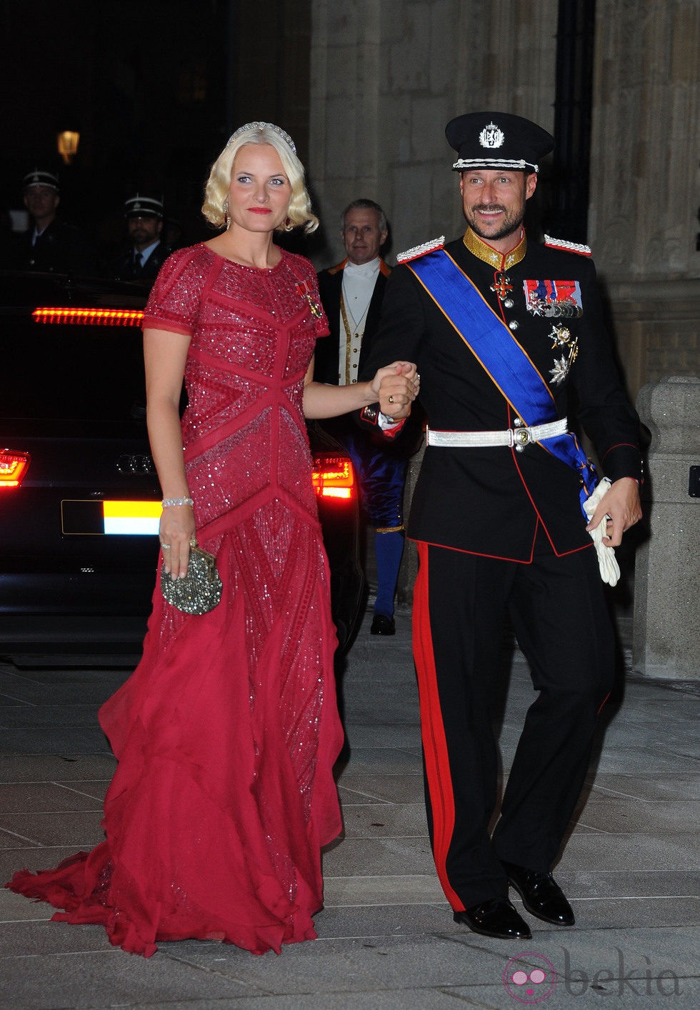 Haakon y Mette-Marit de Noruega en la cena de gala previa a la boda de Guillermo y Stéphanie