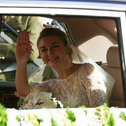Stéphanie de Lannoy saluda desde el coche de camino a su boda con Guillermo de Luxemburgo