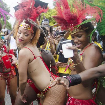 Rihanna se desmadra en el Barbados Kadooment Day Parade