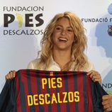 Shakira con una camiseta del Barça en un acto solidario en Miami