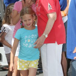 La Reina, Victoria Federica e Irene Urdangarín en el segundo día de regatas 2011