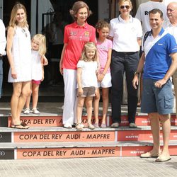 La Reina, los Príncipes, las Infantas Leonor, Sofía y Cristina y Victoria Federica en las regatas 2011