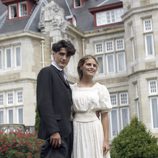 Amaia Salamanca y Yon González, pareja protagonista de 'Gran Hotel'