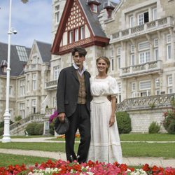 Yon González y Amaia Salamanca presentan 'Gran Hotel' en Santander