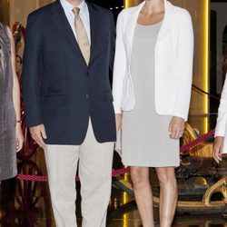Los Príncipes de Mónaco visitan una exposición sobre Casas Reales