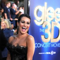 Lea Michele sonriente en la première de 'Glee'