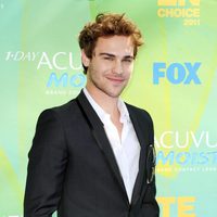 Grey Damon en los Teen Choice Awards 2011