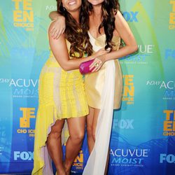 Demi Lovato y Selena Gomez en los Teen Choice Awards 2011