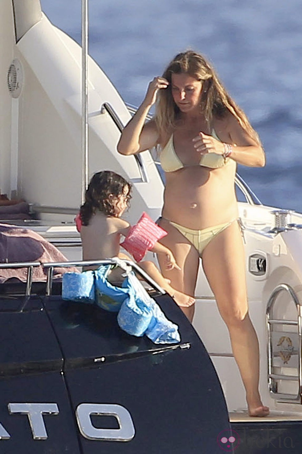 Arantxa Sánchez Vicario con su hija en Ibiza