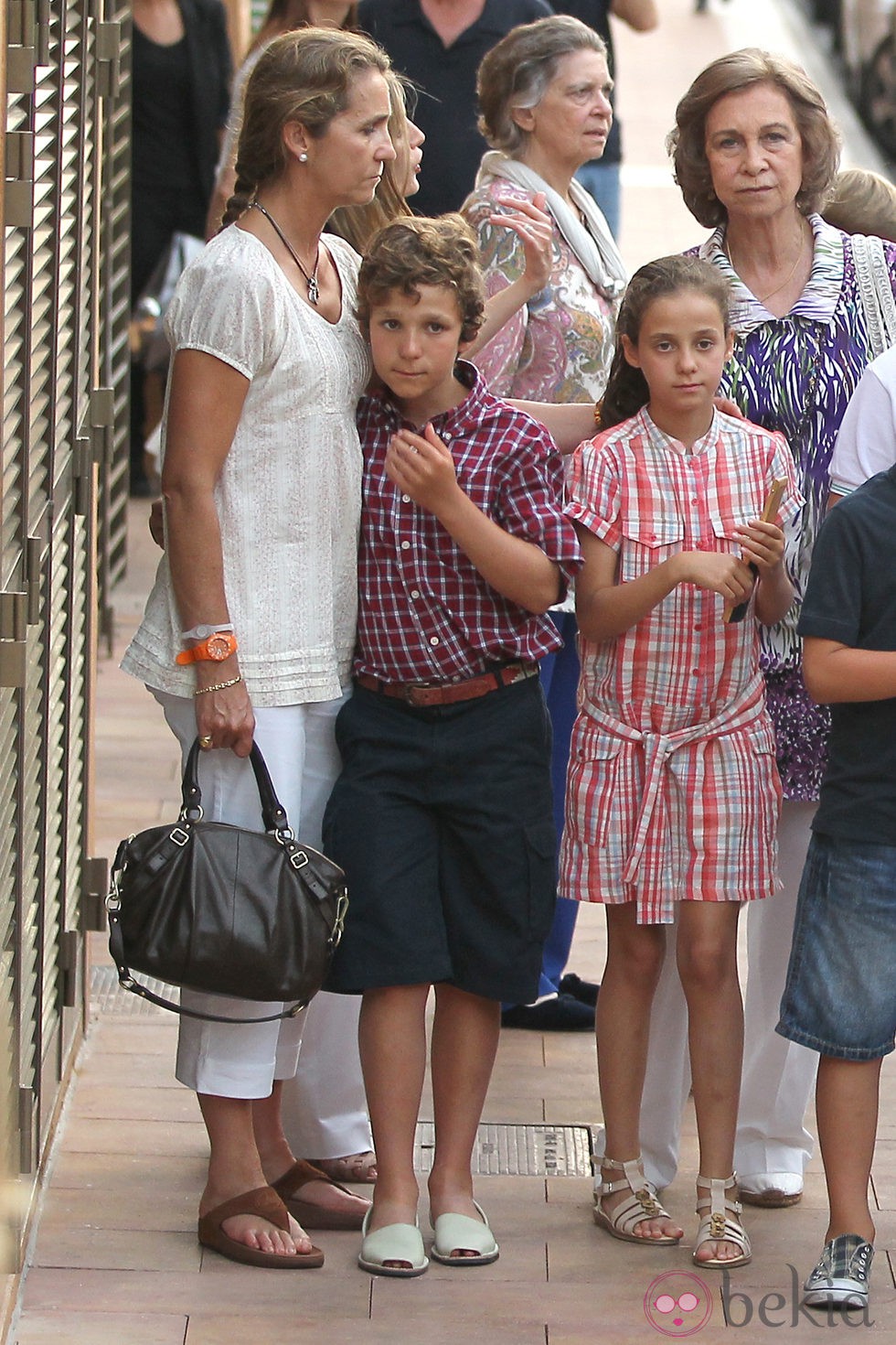 La Reina, la Infanta Elena y sus hijos y la Princesa Irene en Puerto Portals