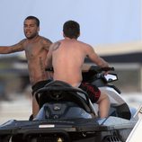 Messi y Alves presumen de tatuajes en Ibiza