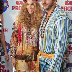 Borja Thyssen y Blanca Cuesta en la fiesta 'Flower Power' en Ibiza