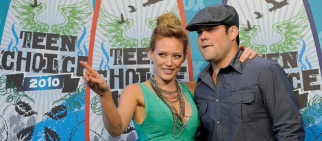 Hilary Duff y Mike Comrie en los Teen Choice Awards 2010