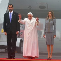 Benedicto XVI con los Príncipes de Asturias