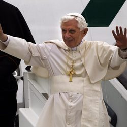 Benedicto XVI aterriza en Madrid para la JMJ 2011