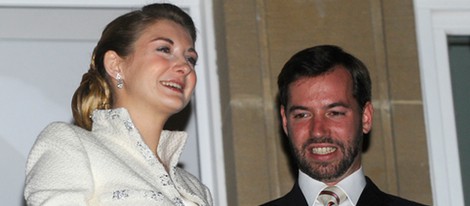 Guillermo y Stéphanie de Luxemburgo disfrutando de los fuegos artificiales tras su boda