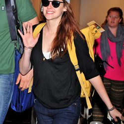 Kristen Stewart llega al aeropuerto de Tokyo