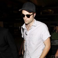Robert Pattinson vuelve de su viaje promocional a Australia