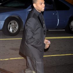 Chris Brown en el 50 cumpleaños de David Furnish