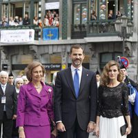 La Reina Sofía y los Príncipes Felipe y Letizia en los Premios Príncipe de Asturias 2012