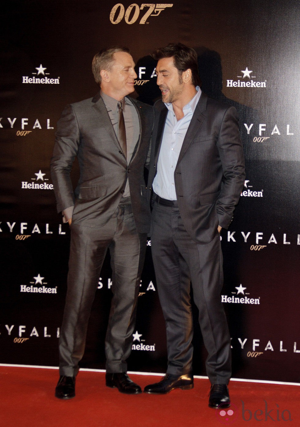Daniel Craig y Javier Bardem en el estreno de 'Skyfall' en Madrid