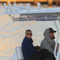 Enrique Iglesias y Anna Kournikova surcando las aguas de Miami
