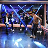 Pablo Motos se divierte bailando con los One Direction en 'El hormiguero'