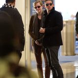 Evan Rachel Wood y Jamie Bell en el aeropuerto de Los Ángeles