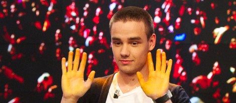 Liam Payne con las manos manchadas de pintura en 'El hormiguero'