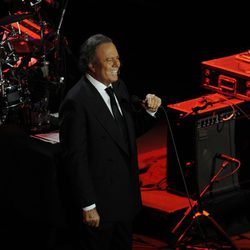 Julio Iglesias durante su concierto ofrecido en Sevilla
