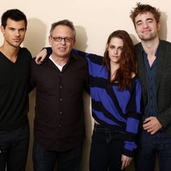 Robert Pattinson, Kristen Stewart, Taylor Lautner y Bill Condon