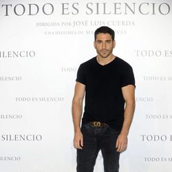 Miguel Ángel Silvestre en la presentación de la película 'Todo es silencio'