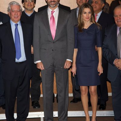 Mario Vargas Llosa y los Príncipes de Asturias en la inauguración de 'El Canon del Boom'