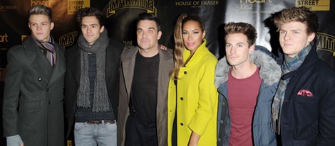 Leona Lewis, Robbie Williams y los Lawson encendiendo las luces de Navidad de Londres