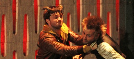 Daniel Radcliffe y Joe Anderson se pelean en una escena de 'Horns'