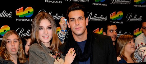Mario Casas y María Valverde en una entrega de premios musicales