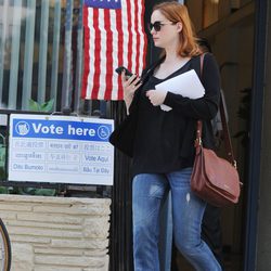 Christina Hendricks ejerce su derecho a voto