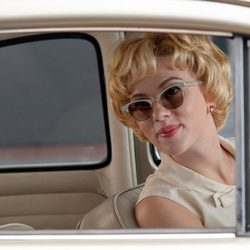 Scarlett Johansson en el coche en 'Hitchcock'
