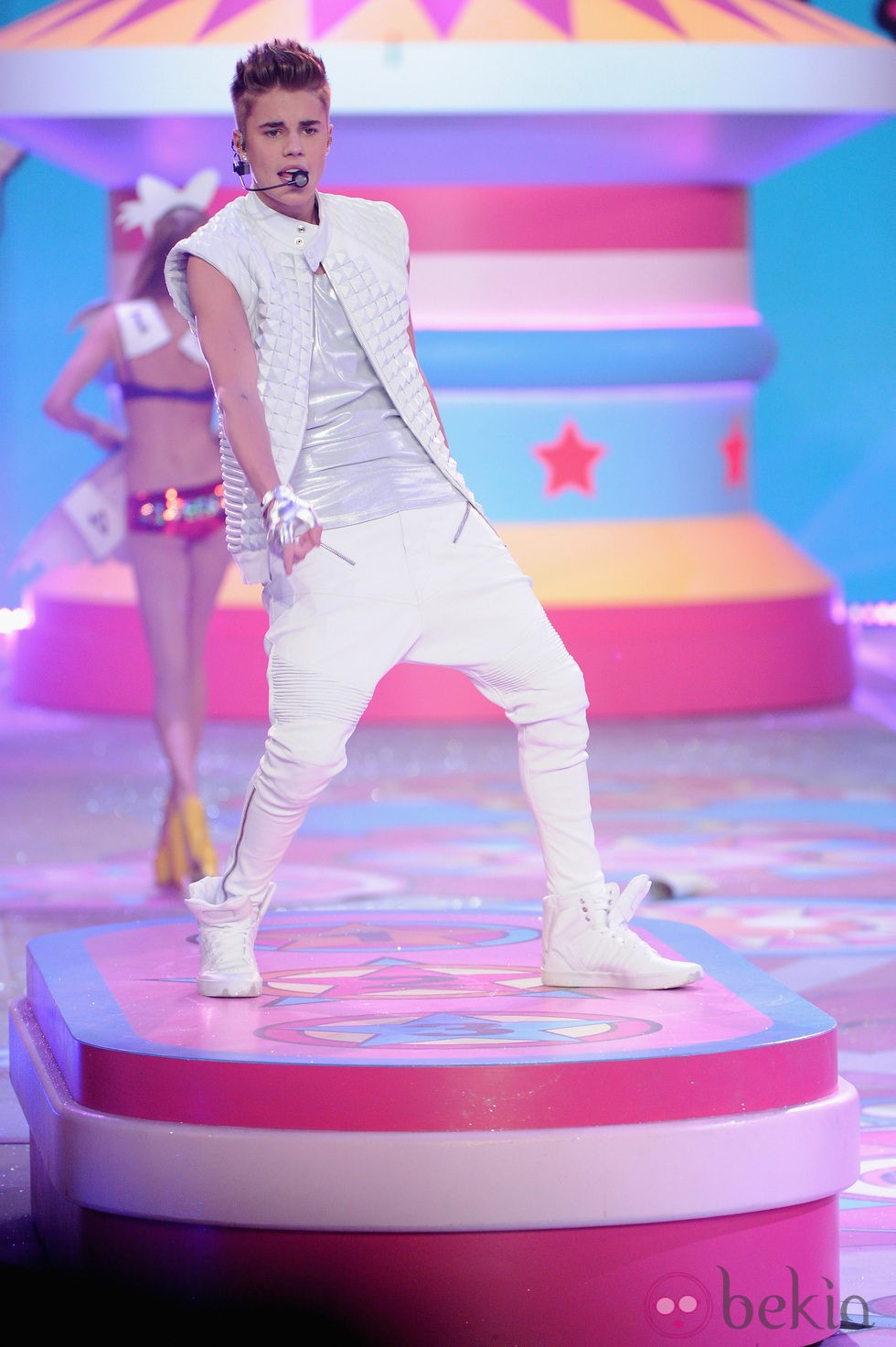 Justin Bieber actuando en el Victoria's Secret Fashion Show 2012