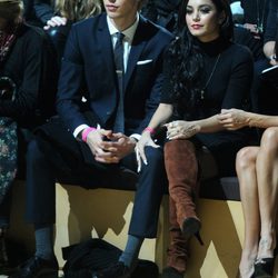 Vanessa Hudgens y Austin Butler en el front row del Victoria's Secret Fashion Show 2012
