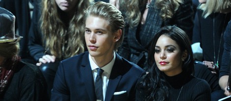 Vanessa Hudgens y Austin Butler en el front row del Victoria's Secret Fashion Show 2012